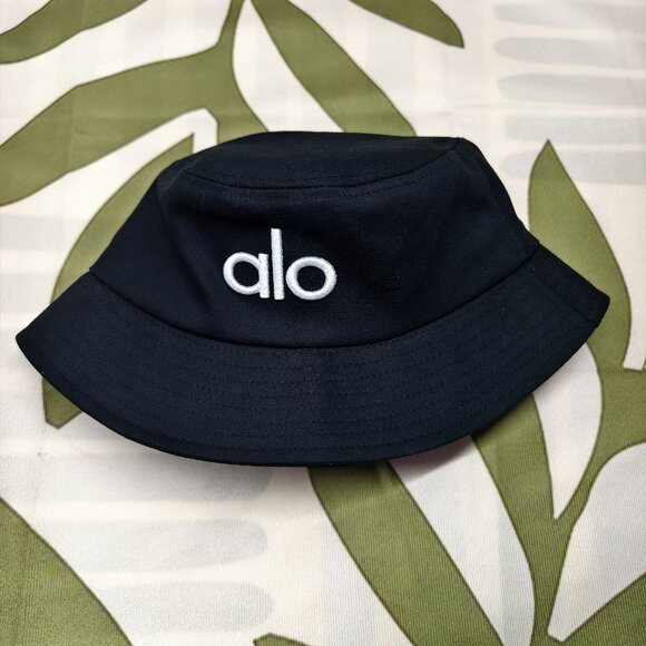 ALO Yoga classic bucket hat, shoppingtravelsun protection (NWT)